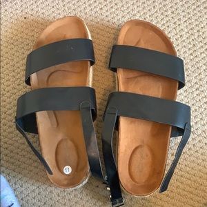 black strapped platform sandals